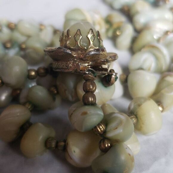 Vintage Rare Mother of Pearl Necklace with Pendent - Picture 5 of 16